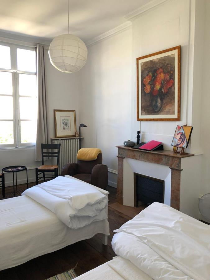 Beautifully Renovated Rooms On Place New York Angouleme Exterior photo