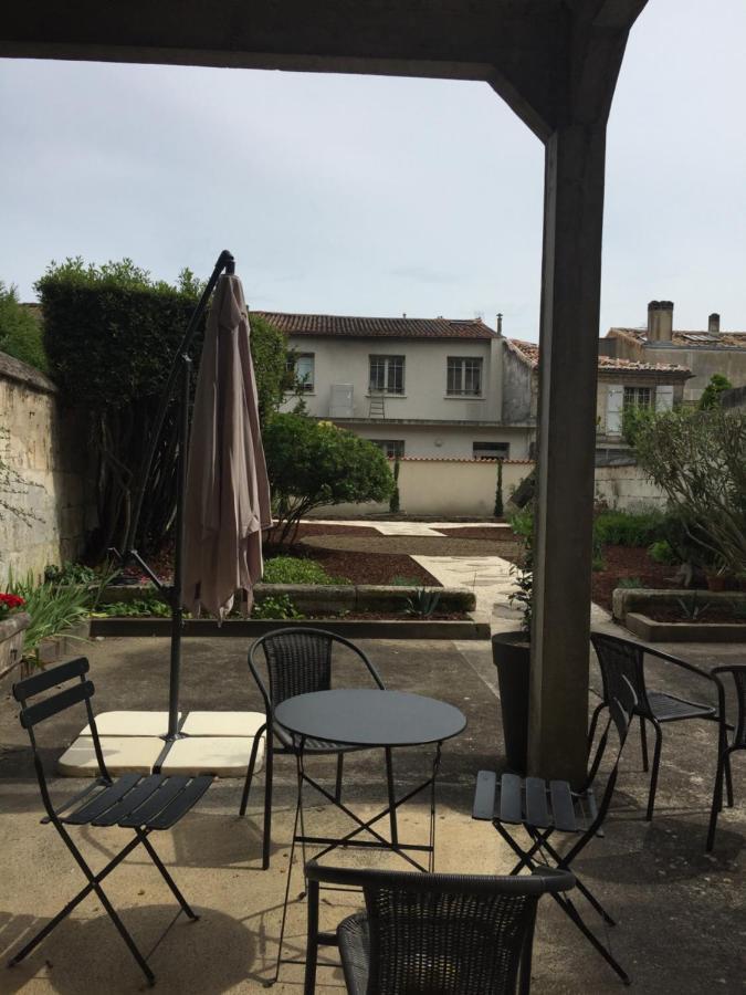 Beautifully Renovated Rooms On Place New York Angouleme Exterior photo